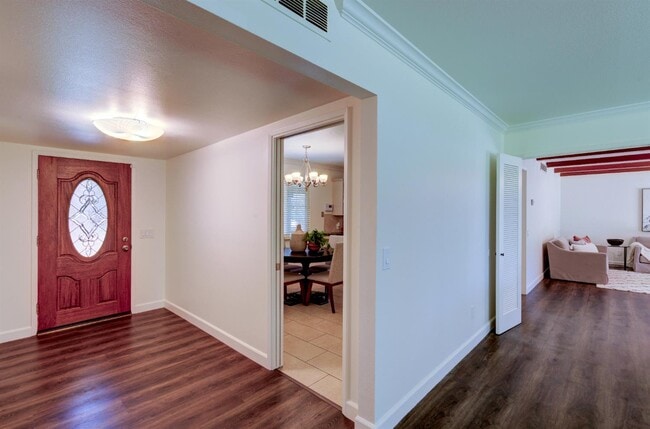 Building Photo - 2553 W Scott Ave