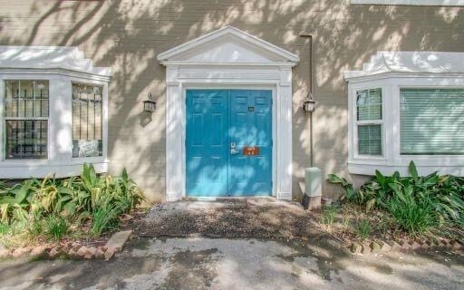 Building Photo - 11604 Arboles Dr