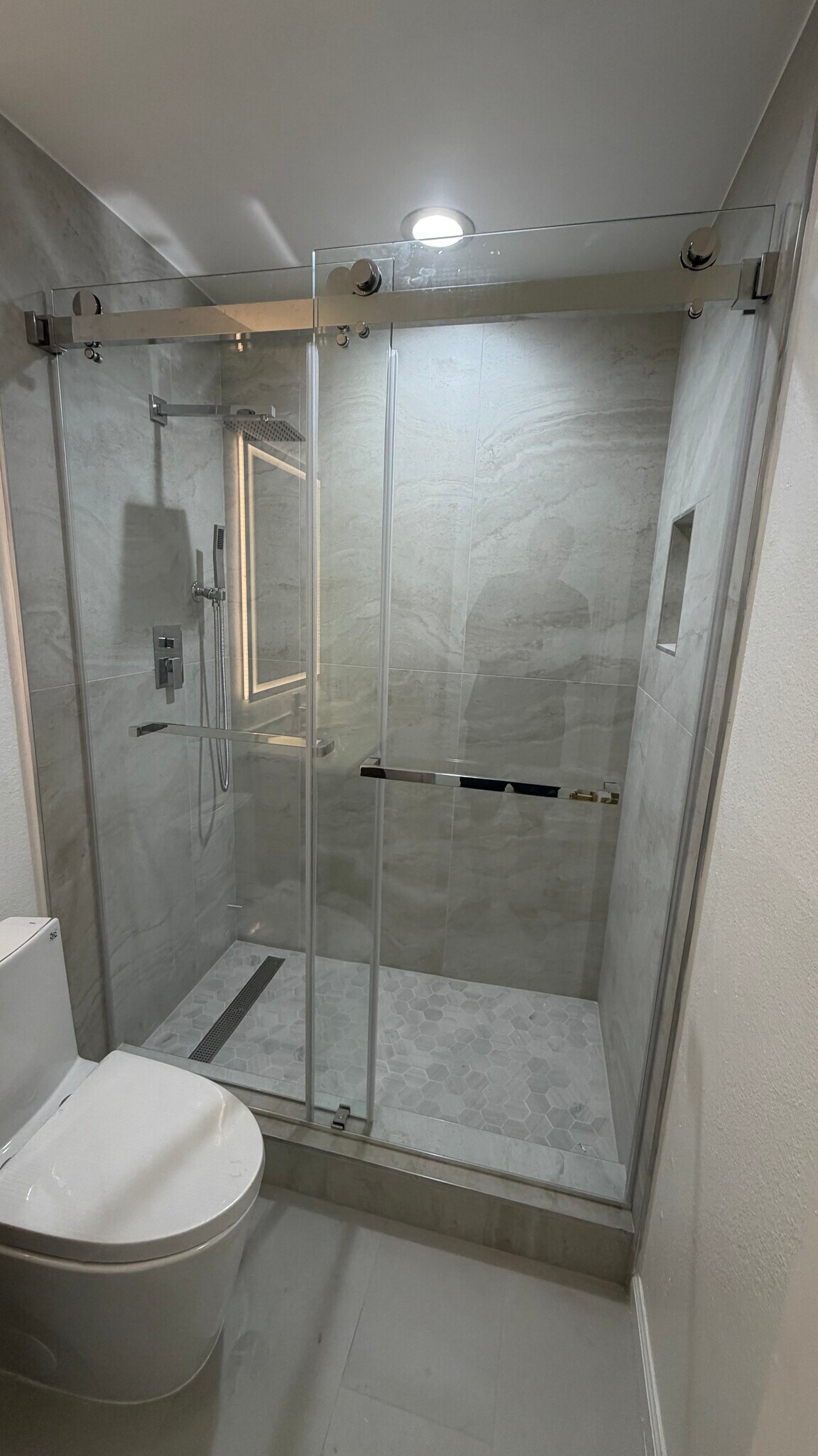 Building Photo - 10331 Lindley Ave