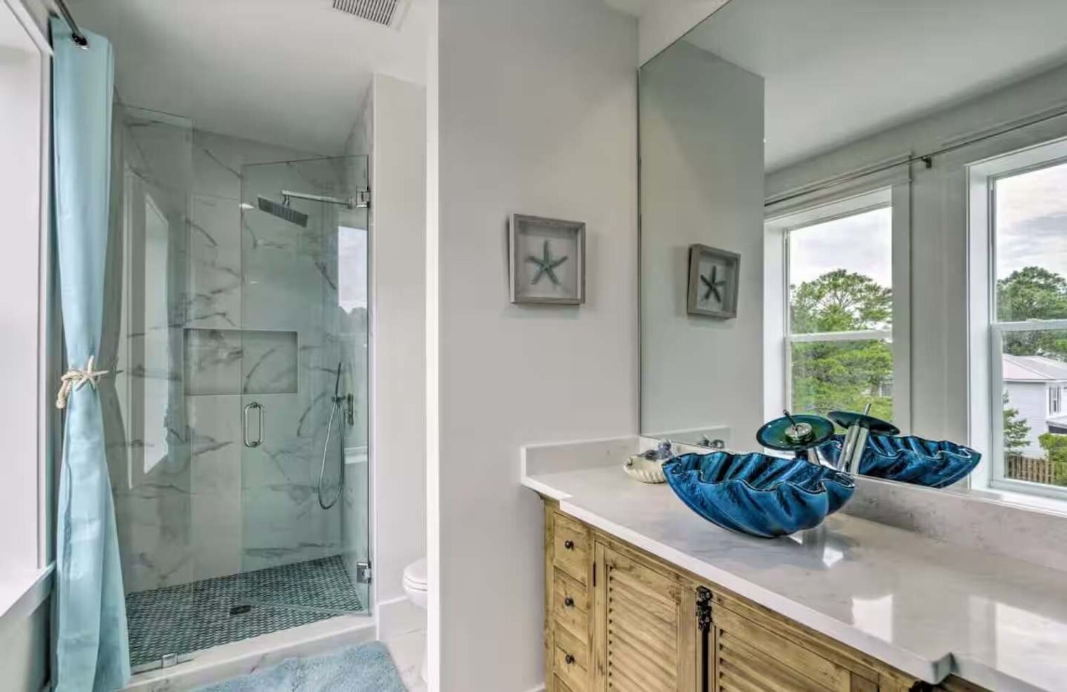 Building Photo - 88 Marlin St