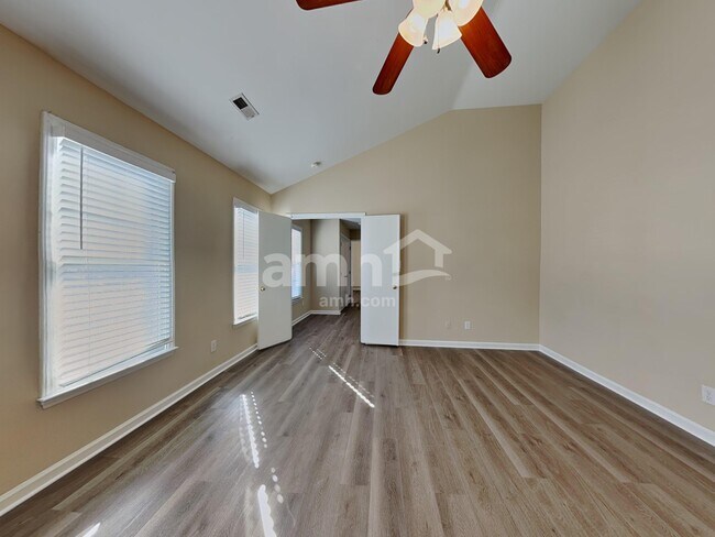 Building Photo - 1 Rosebank Ct