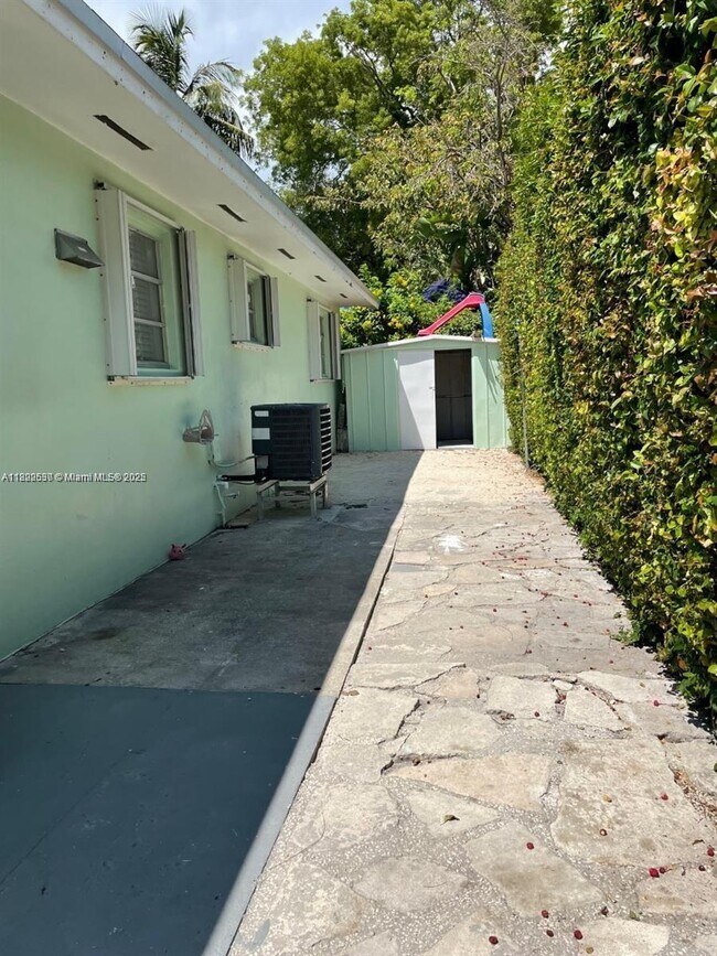Building Photo - 38 Silver Springs Dr