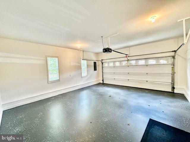 Building Photo - 700 S Lakeview Dr
