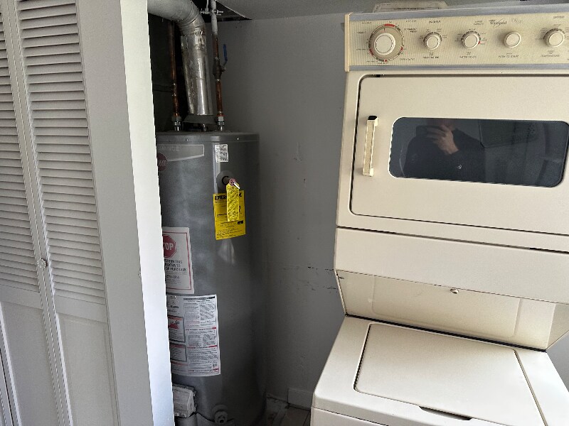 Building Photo - 4981 Greentree Way W