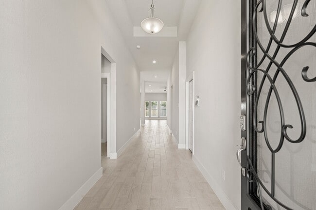 Building Photo - 23323 Persimmon Crk Ln