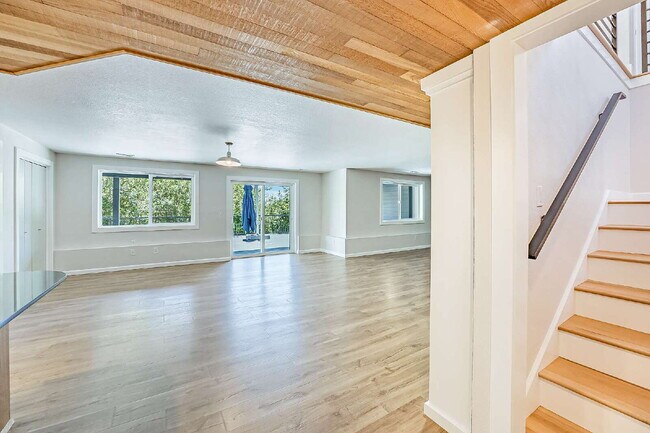 Building Photo - Sophisticated and Elegant home is located in Harbor Ridge at Browns Point. Spacious 4 bedroom, 4 ...