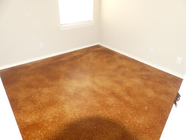 Building Photo - PRICE DROP !!