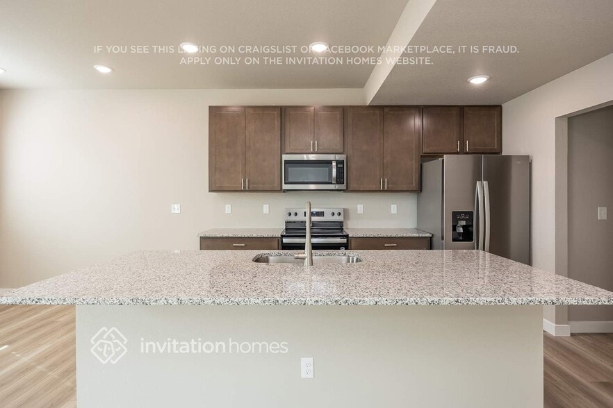 Building Photo - 13593 Arriba Dr