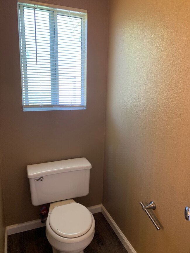 Building Photo - Fantastic Antioch Home!