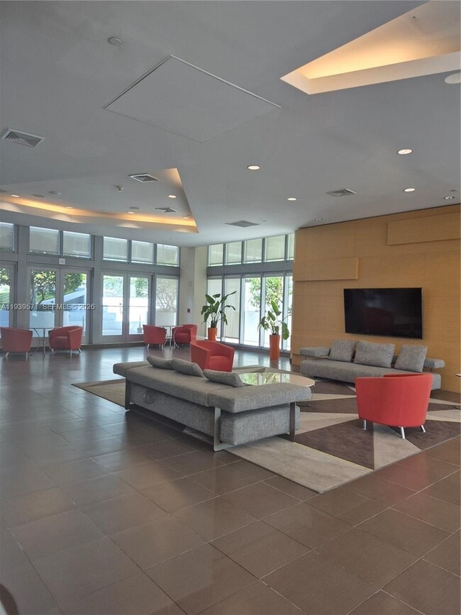 Building Photo - 1111 SW 1st Ave