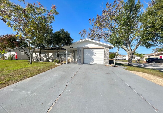 Building Photo - Updated 3BD/2BTH Home on Corner Lot