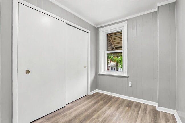 Building Photo - Fully Renovated Single Family House