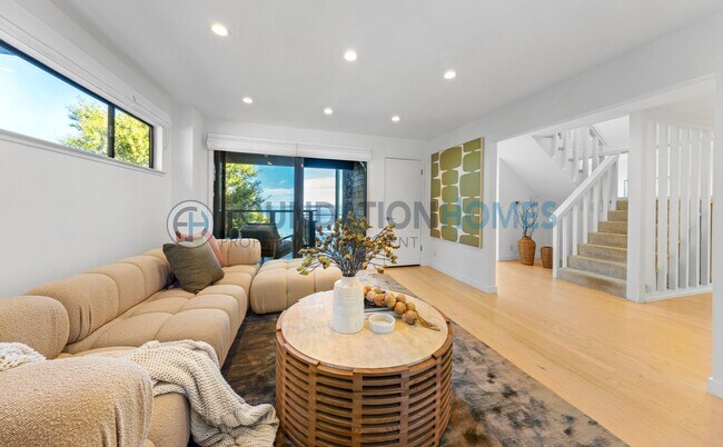 Building Photo - Gated Tiburon Bayfront Estate | Sweeping Bay Views & Pool - FOUNDATION