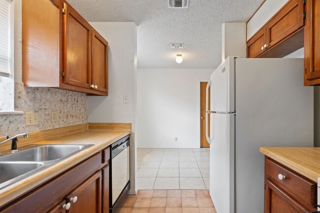 Building Photo - 109 Joe Rice Dr