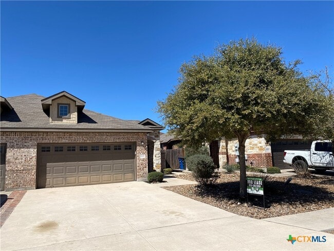 Building Photo - 660 Creekside Cir
