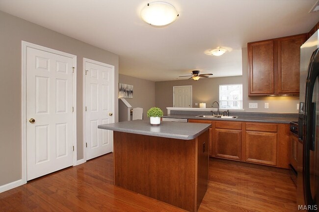 Building Photo - 307 Shady Rock Ln