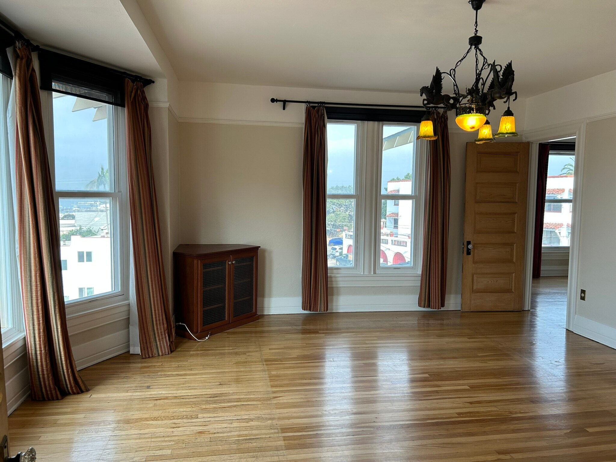 Building Photo - 2329 Curlew St