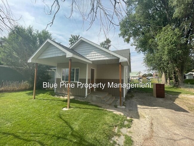 Primary Photo - 1444 Carson St