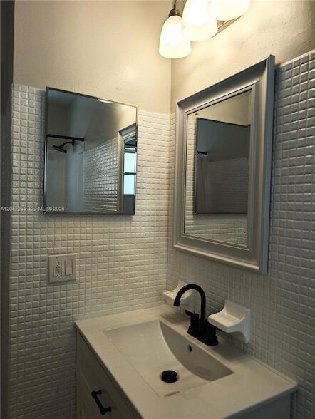 Building Photo - 888 SW 62nd Ave