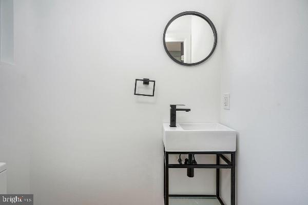 Building Photo - 1323 S 22nd St