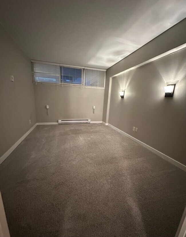 Building Photo - Updated 2BR Condo at Sky Terrace (Utilitie...