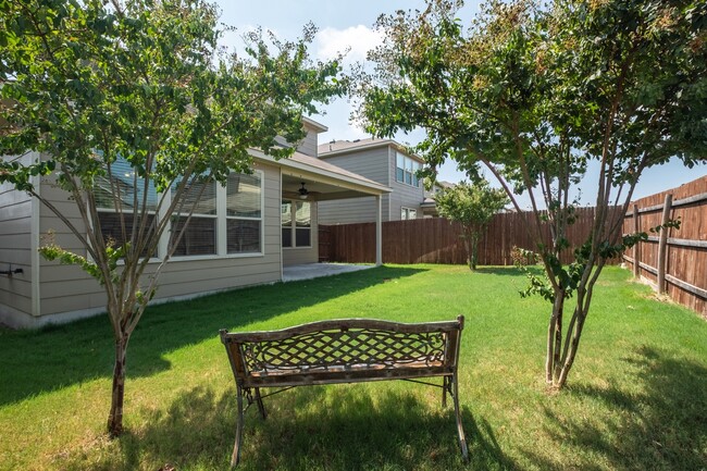 Building Photo - 3 Bedroom, 2.5 Bath Home in North Austin