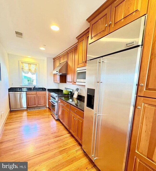 Building Photo - 2125 S St NW