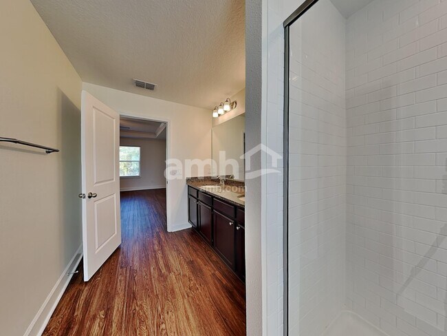 Building Photo - 1336 Mount Logan Dr