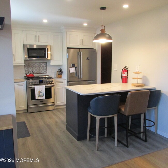 Building Photo - 31 Pine St