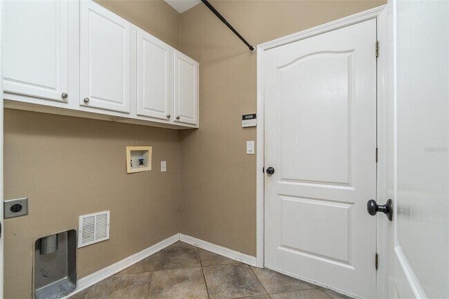 Building Photo - 21745 Garden Walk Loop