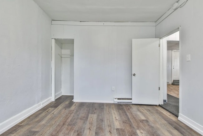 Building Photo - Beautifully Renovated 2-Bedroom, 1-Bath Apartment Move-In Ready!
