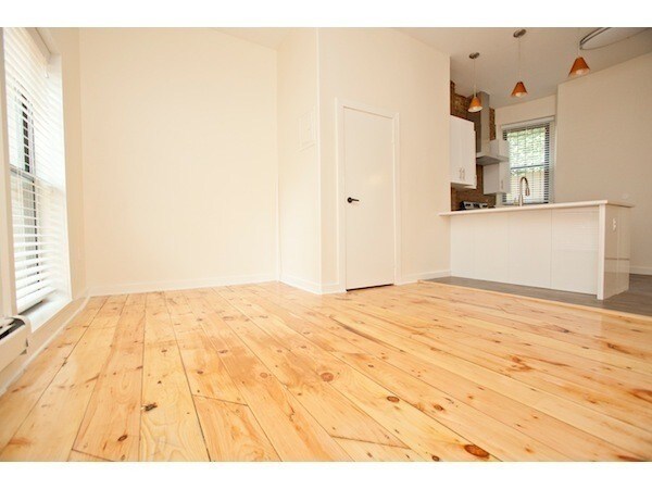 Building Photo - 220 Roebling St