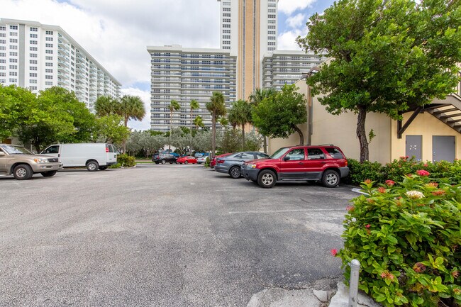 Building Photo - 3515 Galt Ocean Dr