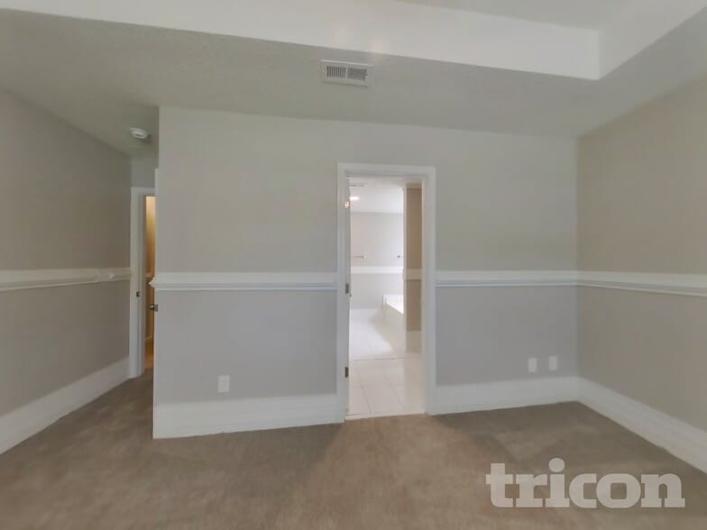 Building Photo - 636 Sadler Glen Dr
