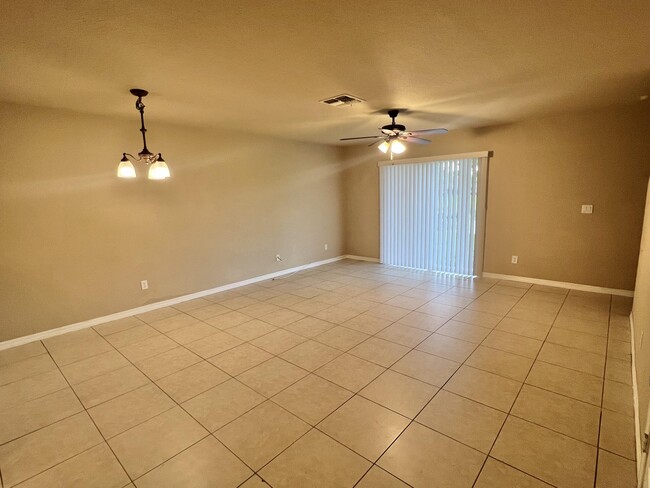 Building Photo - 2552 Marshfield Ct