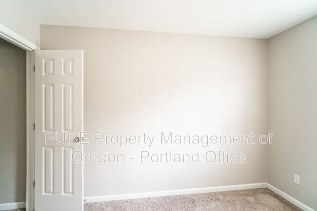 Building Photo - 10762 NE Prescott St