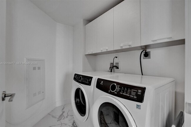 Building Photo - 330 Sunny Isles Blvd
