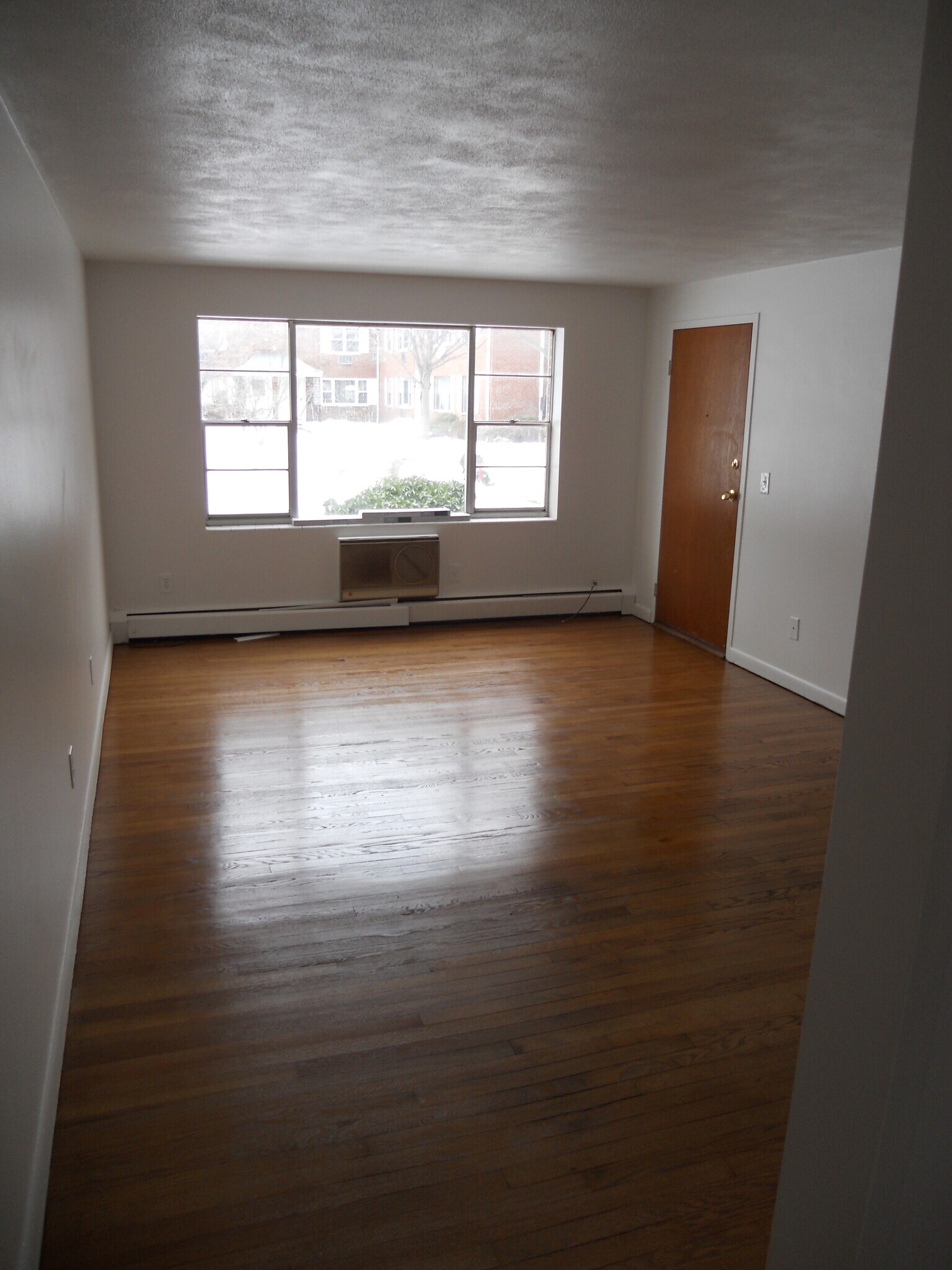 Building Photo - 91 Shadow Ln