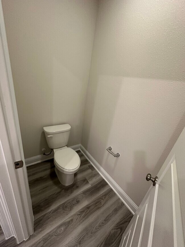 Building Photo - 146 Millet Ave