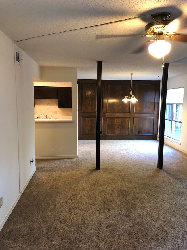 Dining nook with pass through kitchen - 1809 Westminster Street