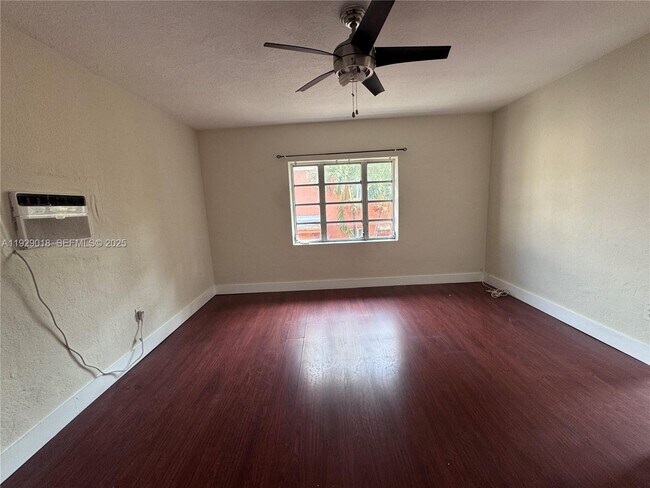 Building Photo - 20 NW 17th Pl