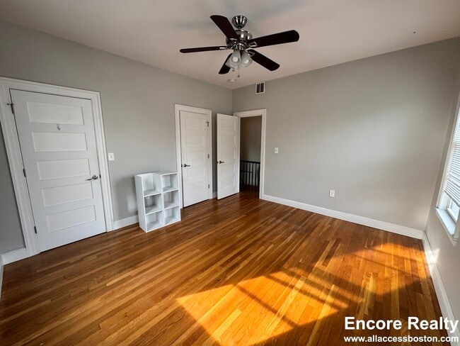 Building Photo - 13 Pleasant St