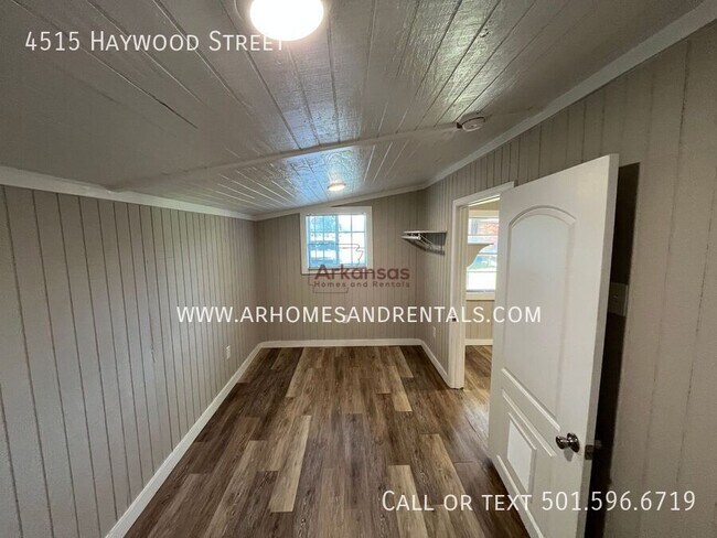 Building Photo - 4515 Haywood St