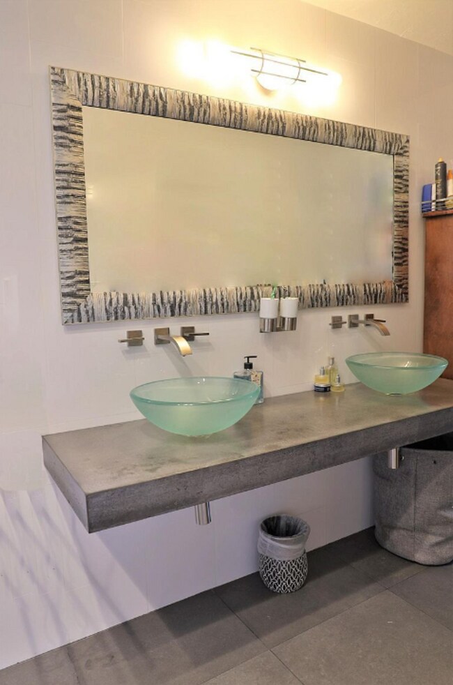 Building Photo - 1769 Ivy Rd