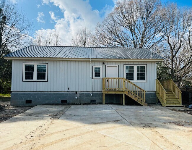 Building Photo - 1219 N 44th St