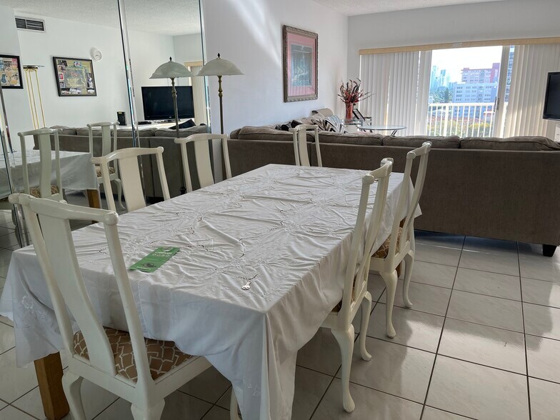 Building Photo - 1965 S Ocean Dr