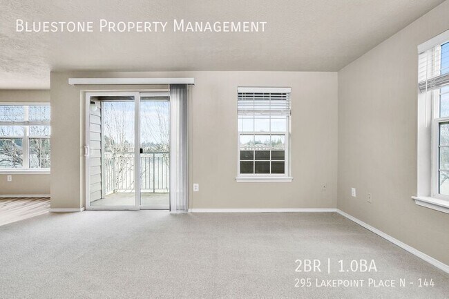 Building Photo - 295 Lakepoint Pl N