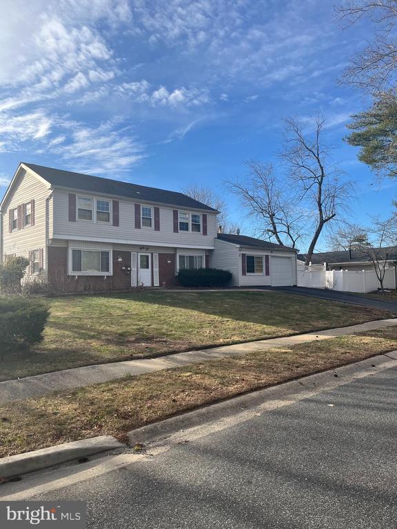 Building Photo - 42 Genesee Ln