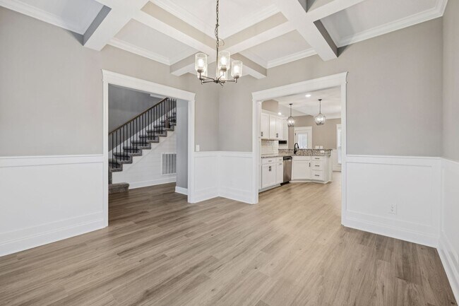 Building Photo - 3 Bedroom 2 1/2 Bathroom Home!!