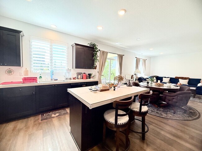 Building Photo - Updated 4 Bedroom Home with Stunning Private Backyard